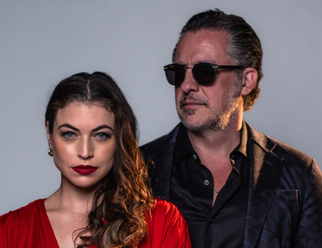 Rick Bonadio e Carol Costa exploram o tech house em nova track, “Tecnologias do Rio de Janeiro”