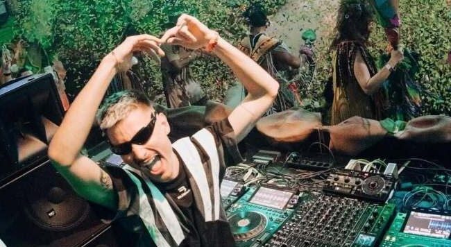 Minimal, brazilian bass… e a eterna reinvenção da cena. Estamos criando algo novo, ou a inovação é o remix do passado com cara de moderno?
