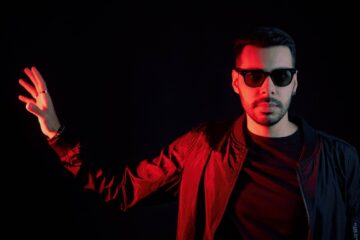 Pela Sprout de D-Nox, André Moret assina coletânea que celebra o melhor do progressive house contemporâneo
