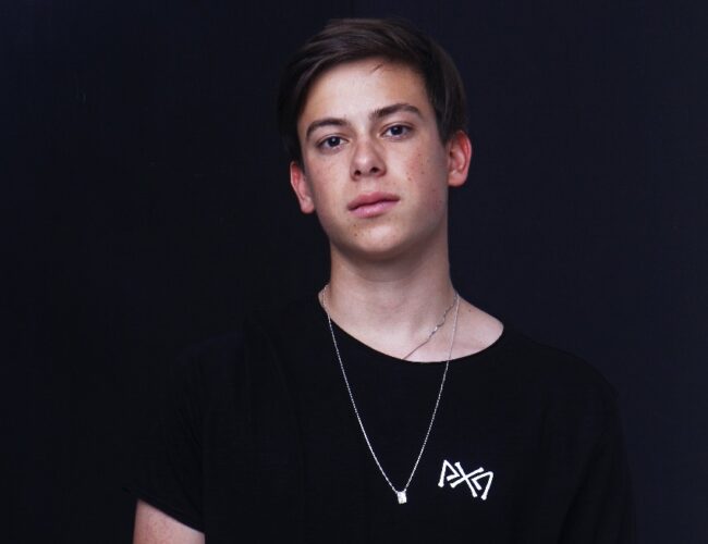 Beeside Records afirma confiança em PÍPPE e lança artista pela segunda vez; ouça ‘Love Drug’