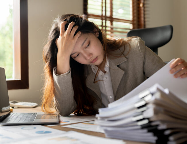 As burocracias e dificuldades que os produtores de eventos no Brasil enfrentam para manter a cena aquecida