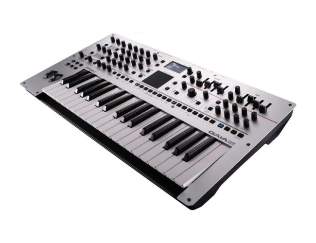 Quais são os diferentes tipos de sintetizadores e as principais diferenças entre eles?