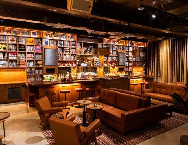 Anhanguera Warehouse: Listening bar: ouvido de bar, coração de pista