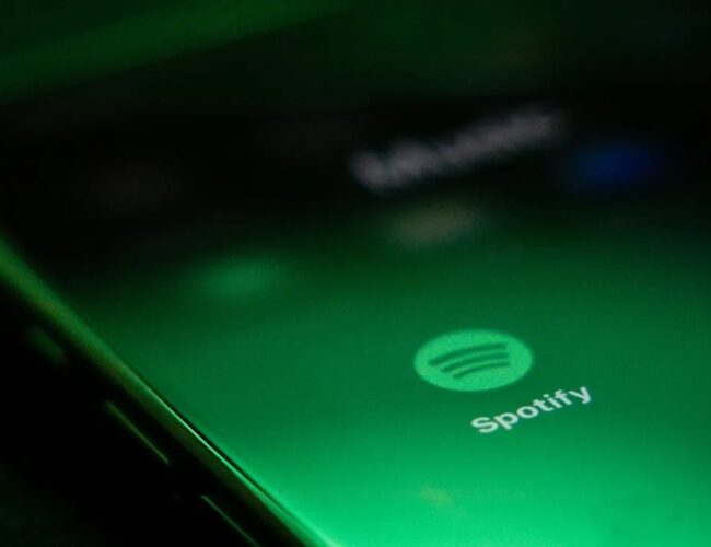 Semana de novidades no Spotify: compra de plataforma de samples, nova função SongDNA e importação de playlists