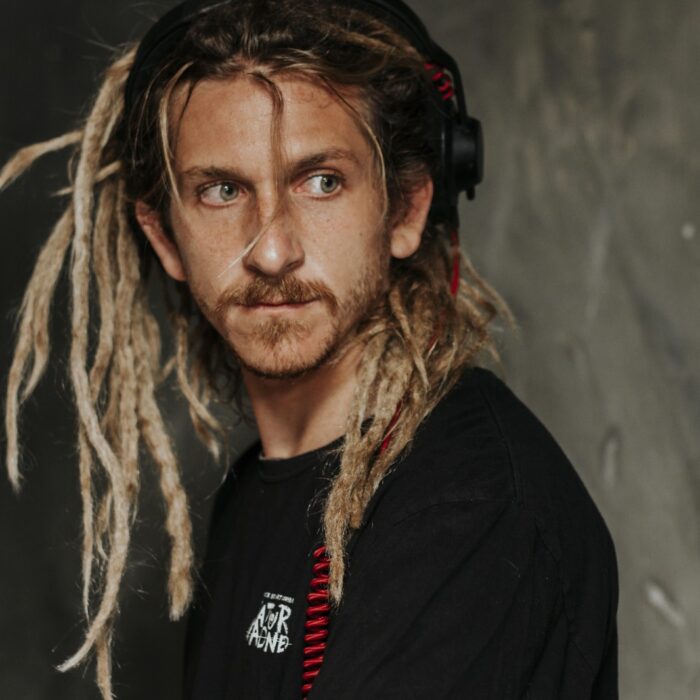 Pela Areiia Records, Afterclapp entrega tech/funky house com influências afro em “Funky Pills”