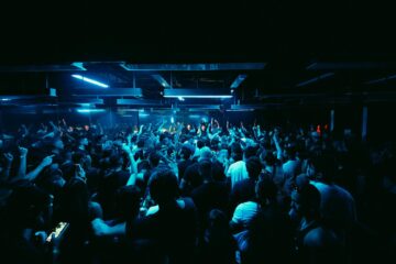 Com Skazi, Nick Curly, M-High, Roi Perez, Gabe, Departamento, Bhaskar e DJ Marky, D-EDGE SP esquenta a noite paulistana em junho